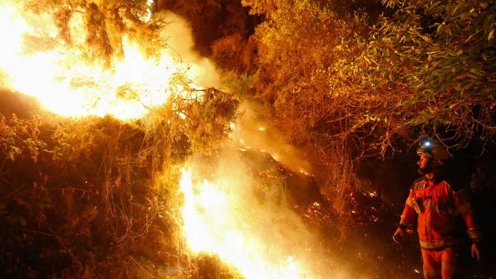 Galicia rebaja la situación 2 en Orense después de 15 días tras la mejora de los incendios