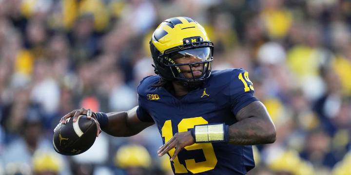 Michigan leads New Mexico 24