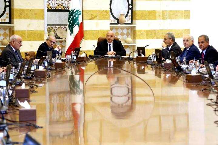 El gobierno libanés impulsa plan para desarmar a Hezbollah para fin de año