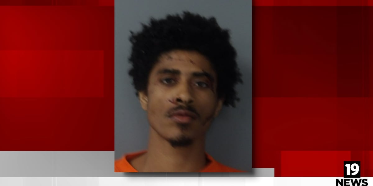 Man indicted for killing 2 family members and shooting 2 East Cleveland police officers