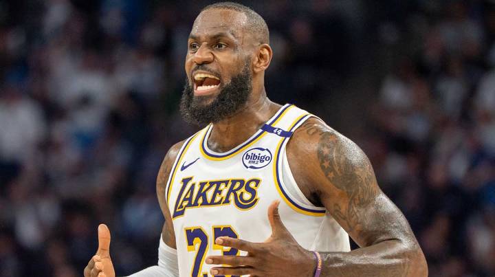 Tyronn Lue holds back thoughts on LeBron James’ Clippers move