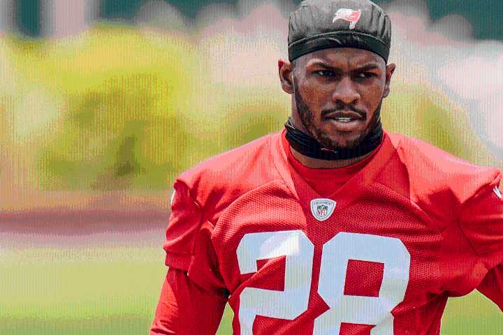 Buccaneers' Shilo Sanders is comfortable with who he is — and isn't: 'I can't be my dad'