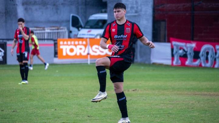 Echaron a un jugador venadense de un club de la Primera Nacional: expulsiones, rebaja de sueldo y discusiones