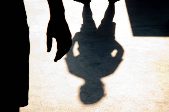 Cuatro alumnos intoxicados: estudiante detenida en Valparaíso por vender dulces con marihuana