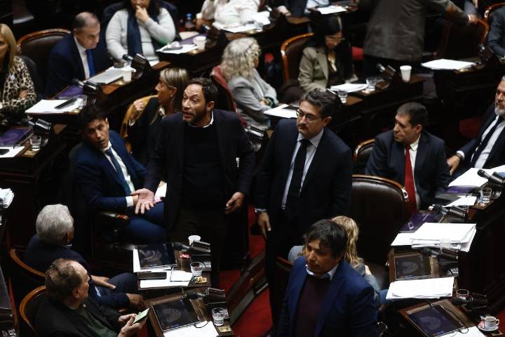 De “miserables” a “populismo de manual”. Las reacciones del arco político tras el blindaje del veto al aumento jubilatorio