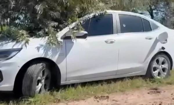 San Antonio de Areco: Hallan muertos a un hombre y una mujer en un auto tiroteado