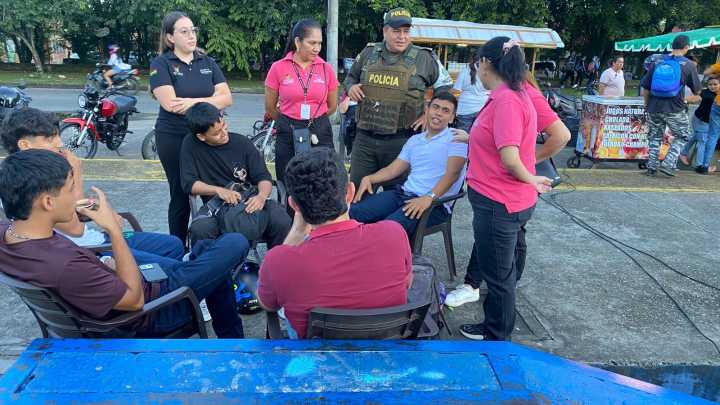 Para prevenir la violencia de género, la Policía de Infancia se tomó los parques de Yopal