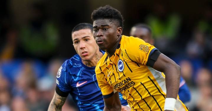 Man United target Carlos Baleba advised to ignore one club