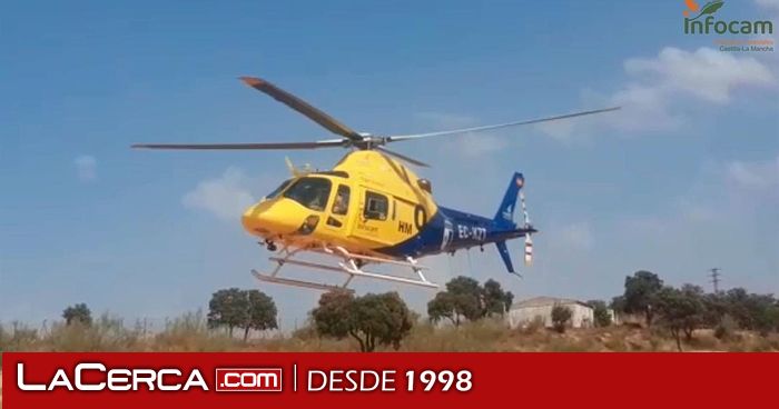 Seis medios terrestres y 30 personas trabajan en la extinción de un incendio declarado en Alcadozo