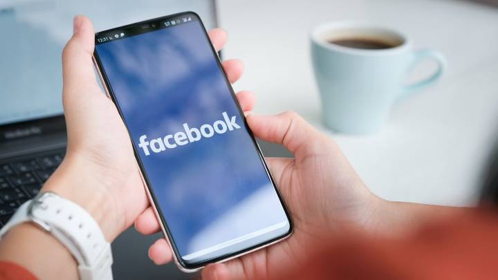 A new Facebook feature could secretly be scanning your phone's camera roll
