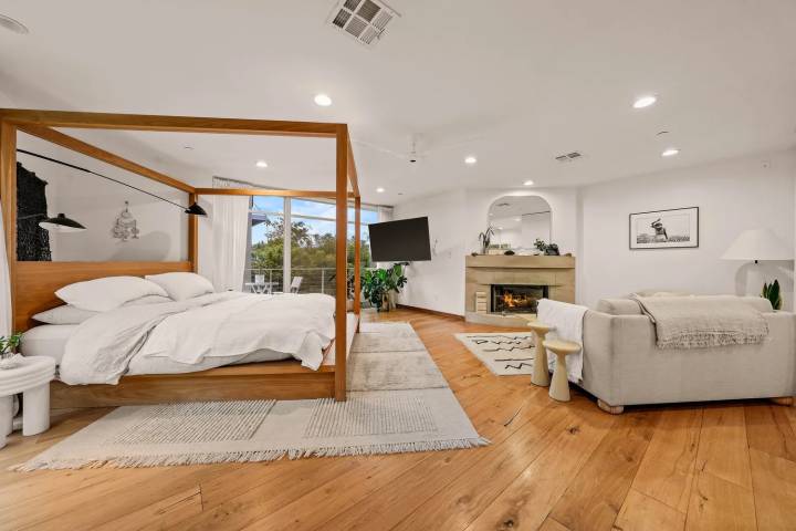 Three-Bed Luxury Townhome on Brooks Ave. Hits Market for $2.6M