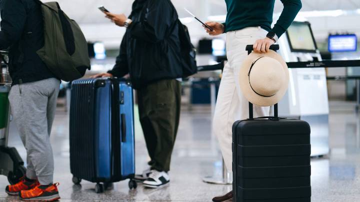 2 Blind Women Ended Up As Only Passengers On Flight After Hours