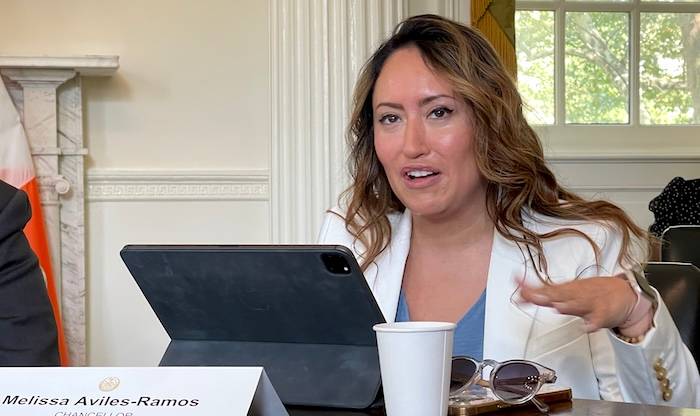 ‘Todos los estudiantes son bienvenidos’: canciller del DOE