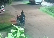 BARRANQUERAS:   En Segundos  Robaron La  Moto A Una  Mujer.