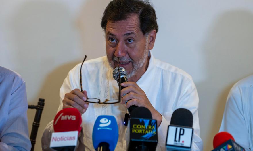 Senadores mexicanos se enfrentan a golpes en cierre de sesión legislativa