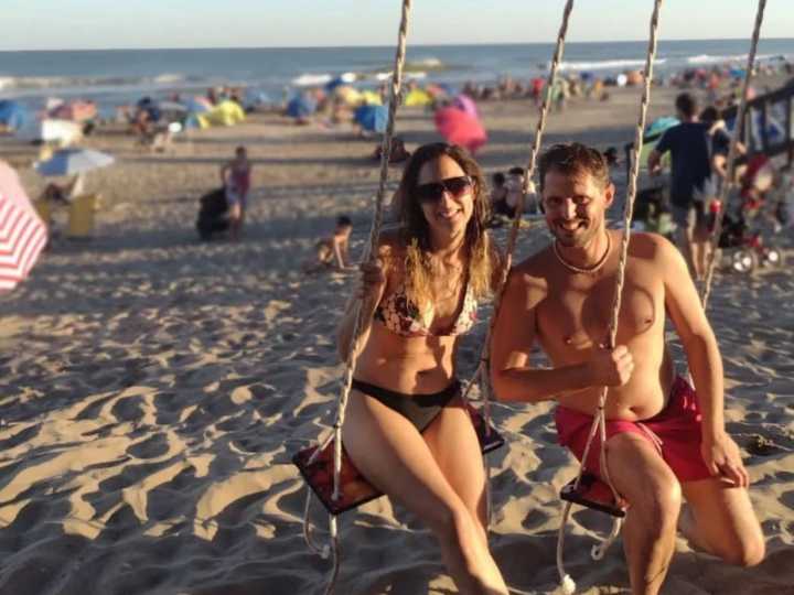 Un puntazo en el corazón de un ingeniero por un celular "de porquería" y la foto indeleble de "papá"