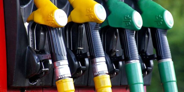 Average gas prices in Roanoke fall nearly two cents per gallon in the last week