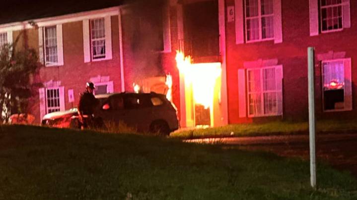 Fire tears through Cobb County apartments near Six Flags