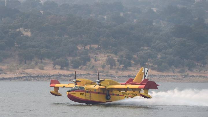 Última hora de los incendios en España | Mejoran las perspectivas para sofocar los 18 fuegos graves activos en España