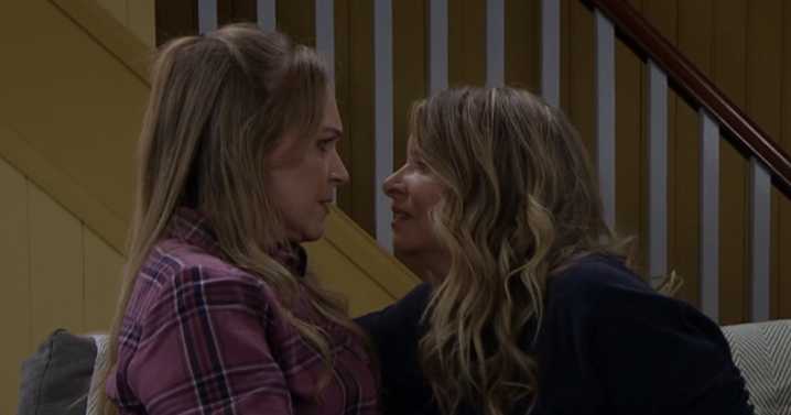 Emmerdale fans 'work out' who exposes Vanessa and Charity affair after scandalous kiss