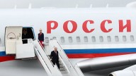 'Gamesmanship': Bizarre plane shenanigans between Trump and Putin  leave observers in awe