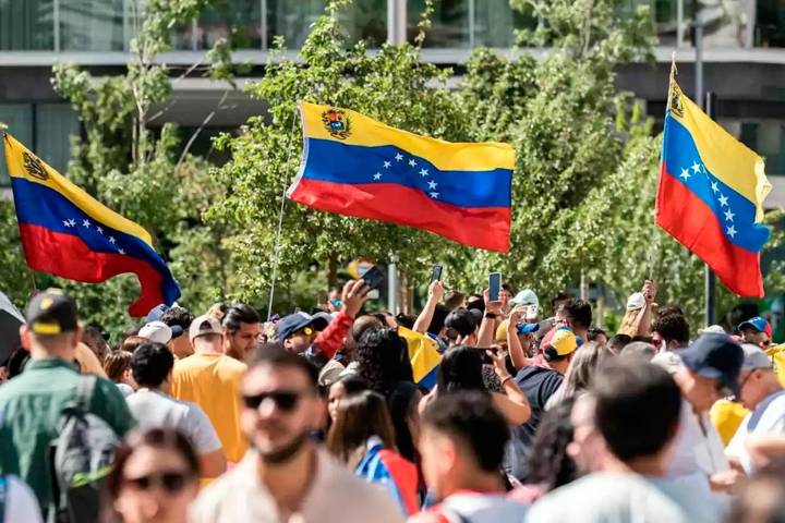 La democracia no vuelve, por Luis Ernesto Aparicio M.