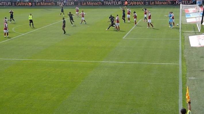 La enorme polémica que se armó en la liga francesa y la particular regla que podría cambiar el resultado del duelo... Revisa la jugada El partido terminó tres a tres.