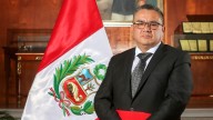 La presidenta de Perú reajusta su Gabinete y recupera a un ministro señalado por tráfico de influencias