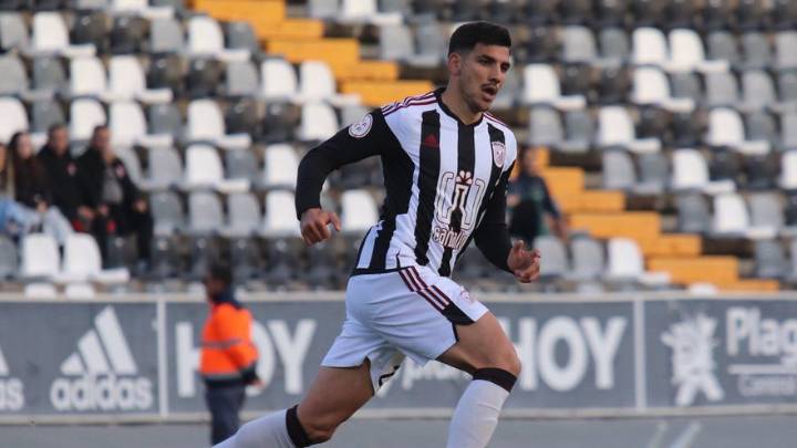 El Badajoz anuncia la salida de David Grande