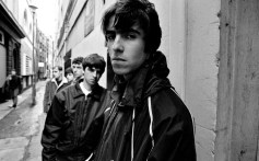 Oasis Blast Chicago Fans With Sonic Overload at First U.S. Reunion Show: ‘We Invented All This Madness’