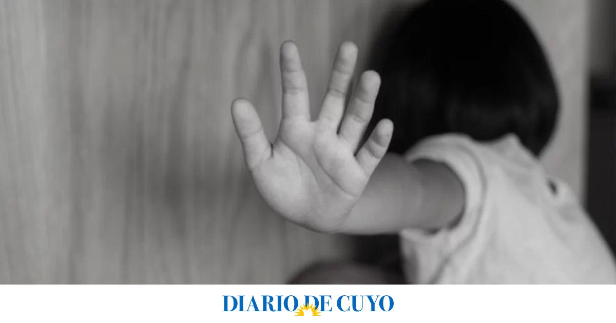 Denuncian que el padrastro manoseó a una menor de 5 años mientras estaba en la cama con su pareja