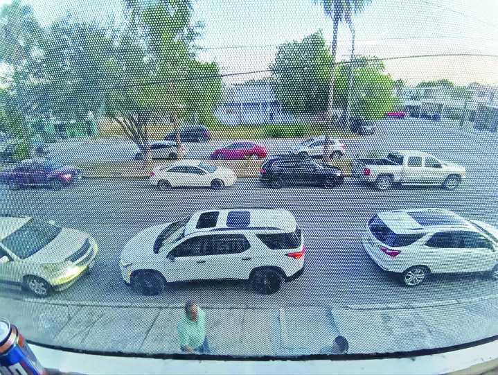 Circulan en “contra’’ en dos avenidas