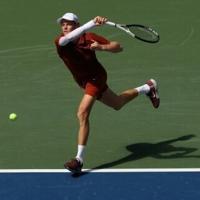 Sinner repels Shapovalov to reach US Open last 16