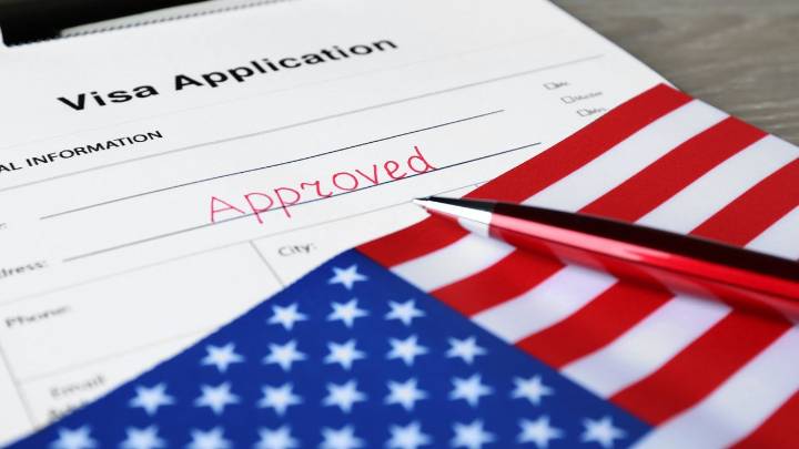 Estados Unidos restringe visas de funcionarios de varios países por complicidad con misiones médicas cubanas: nación sudamericana está en la lista