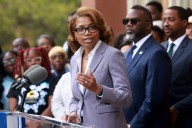Interim Chicago Public Schools chief resists city's borrowing plan