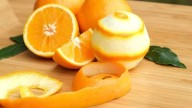 No tires las cáscaras de naranja: prepará esto tan útil y en versión natural para tu casa