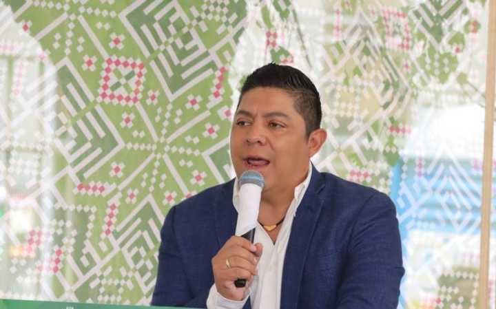 Ricardo Gallardo se mantiene entre los gobernadores mejor evaluados del país
