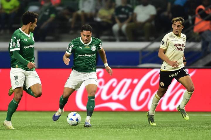 "A ritmo de entrenamiento": Prensa brasileña critica actitud de Palmeiras ante la 'U'