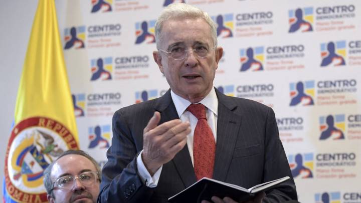 Un tribunal de Colombia ordena la libertad inmediata del expresidente Álvaro Uribe