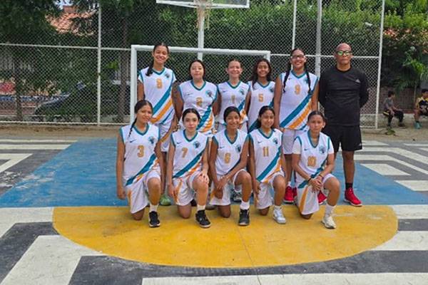 El Divino Niño y el ‘Agustín Nieto’ a la final femenina de baloncesto