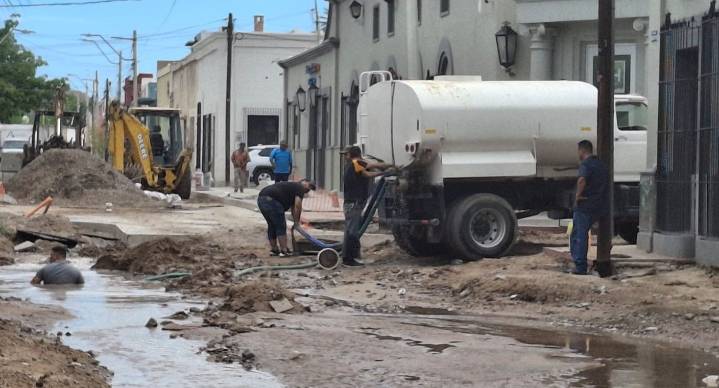 Presentarán problemas en abastecimiento de agua en Centro de Hermosillo por reparación de fuga