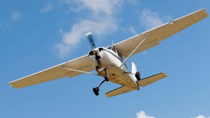 Aeronave de adiestramiento se accidenta durante la maniobra de aterrizaje en Cuernavaca; pasajeros resultan con quemaduras