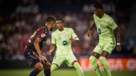 Barcelona remonta con épica y fortuna ante el Levante