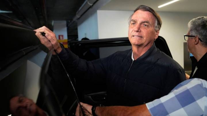 Juez de Brasil ordena prisión domiciliaria a expresidente Jair Bolsonaro