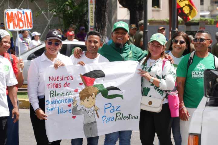 Militantes del Psuv realizan pancartazo en defensa de la paz y los niños de Palestina