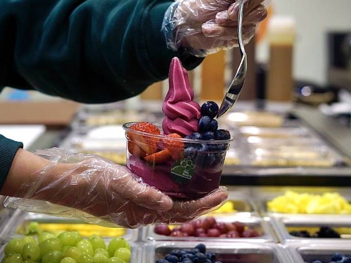 Roly Bowl-ly offers acai and smoothie bowls and strawberry cups