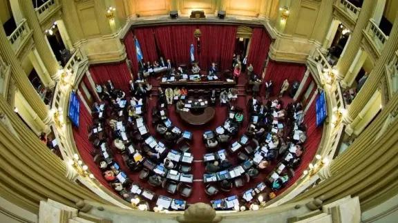 El Senado le marca la cancha al gobierno: rechazó los decretos que desregulaban organismos públicos