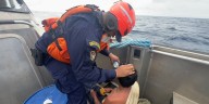 Tres panameños fueron rescatados en aguas del Pacífico colombiano tras pasar varios días a la deriva