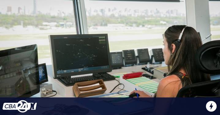 Hubo acuerdo con los controladores aéreos y se levantó el paro