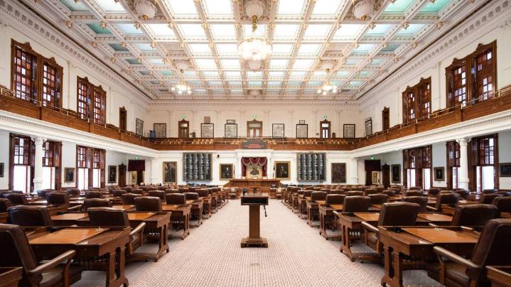 What does it mean to break quorum?